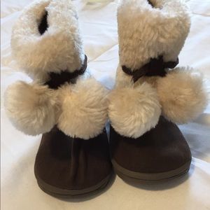 Toddler fuzzy boots